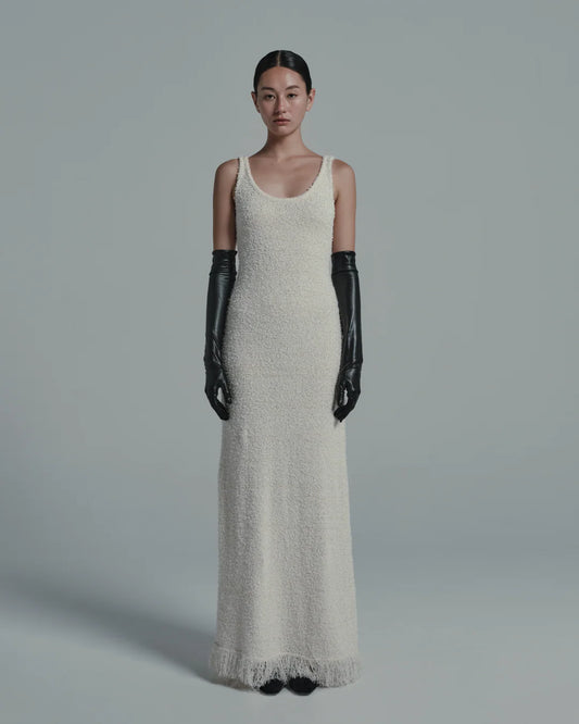 เดรสยาวแม็กซี่สีขาว (White Maxi Dress)