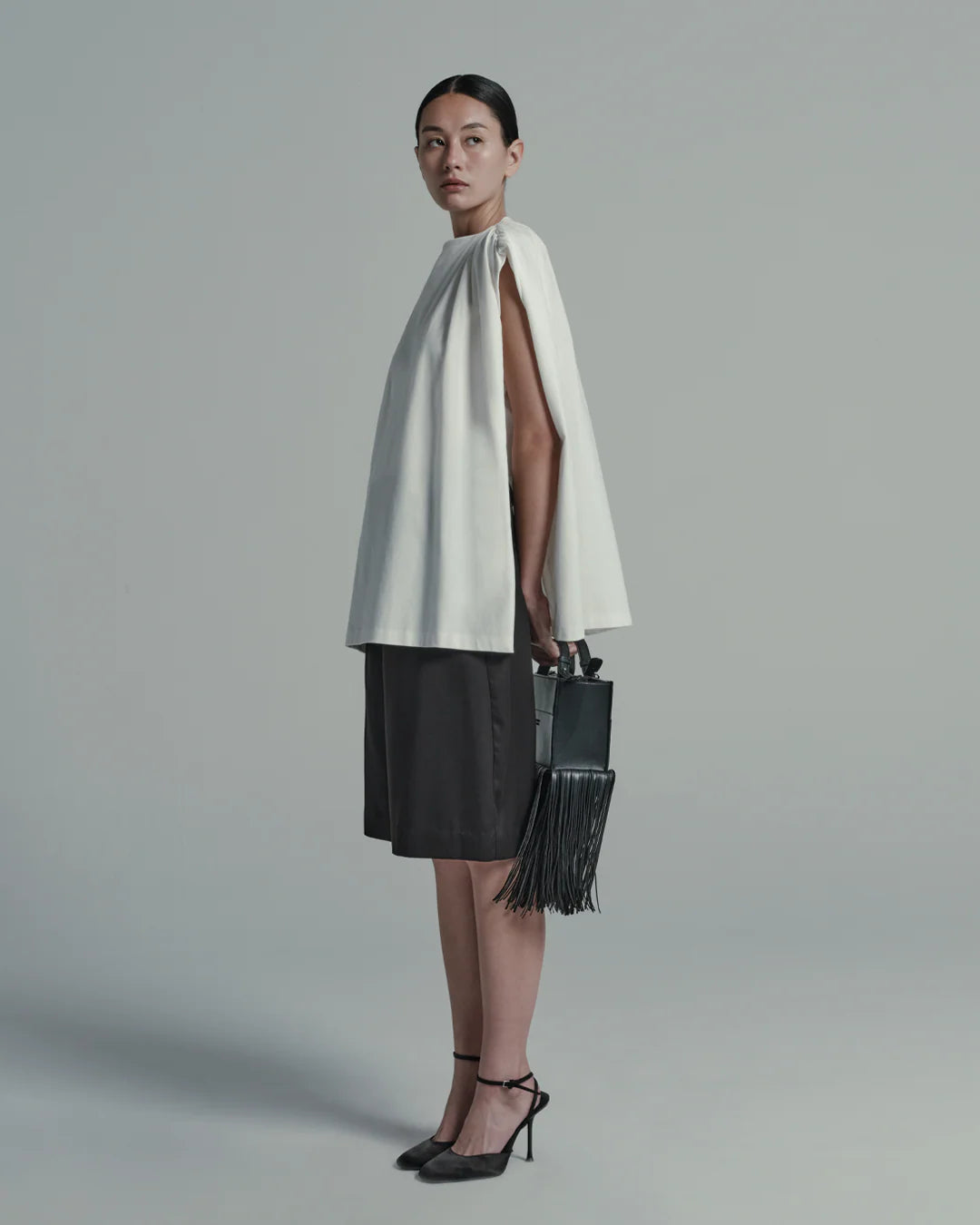 เสื้อเบลาส์ดีเทลรูชไหล่ (Ruched Shoulder Blouse)