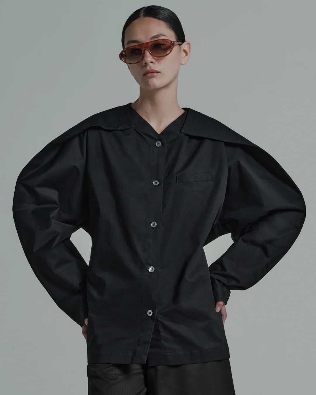 เสื้อเชิ้ตแขนยาวแบบเลเยอร์ (Layered Longsleeves Shirt)